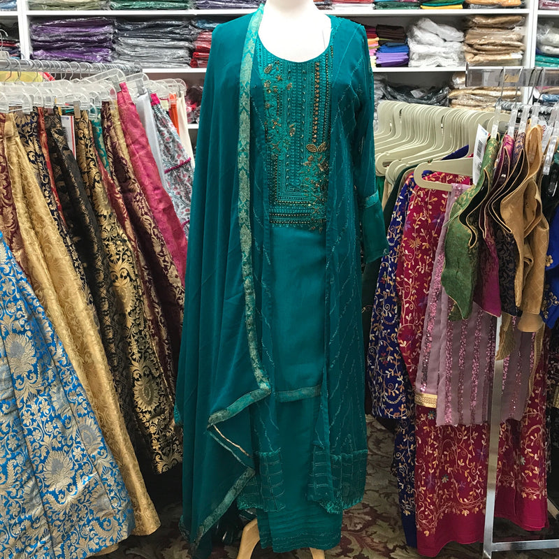 PAKISTANI SUIT SIZE 42