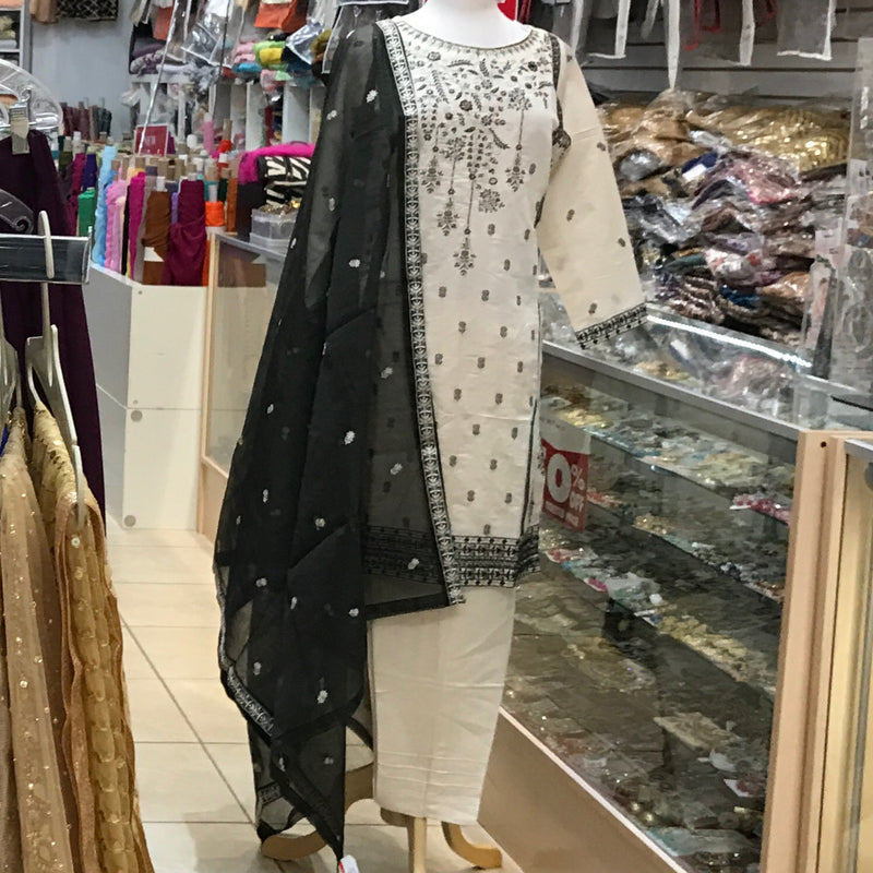 KURTA TROUSER SCARF, SIZE MEDIUM