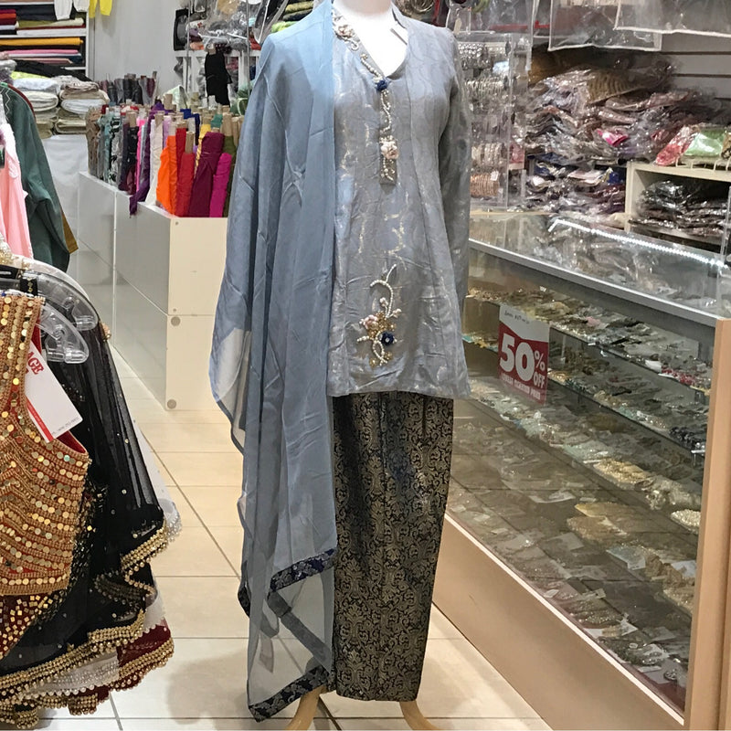 PAKISTANI SUIT SIZE 44
